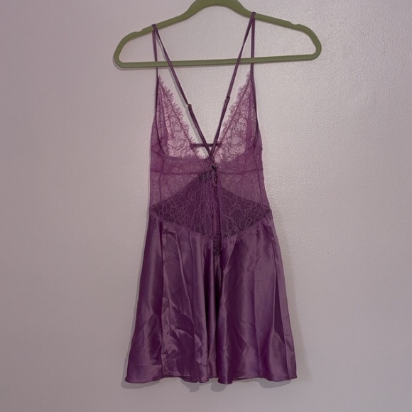 NWOT Victoria Secret Lace Plunge Slip - Picture 8 of 14